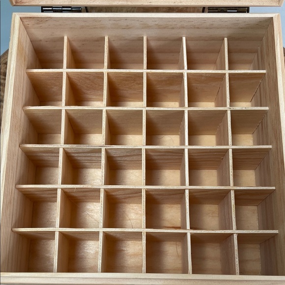 Wooden Essential Oils Storage Box - Picture 3 of 5